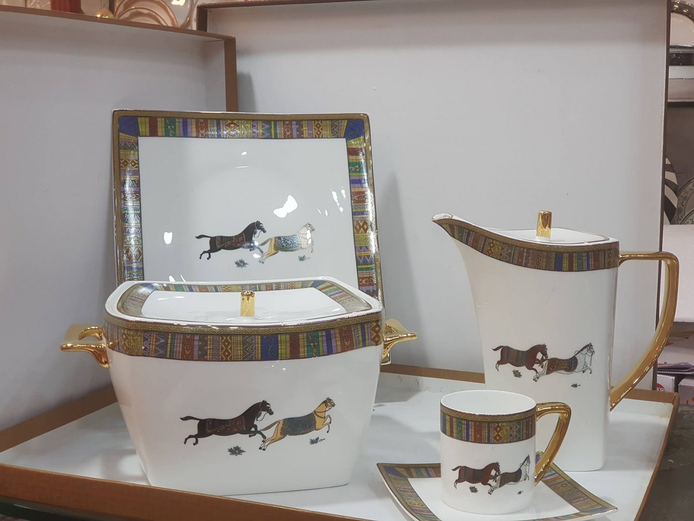 Dinner set 61pcs 8 serving Hermes MANNA